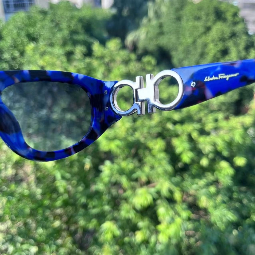 GUCCI Sunglasses - Picture 3 of 8